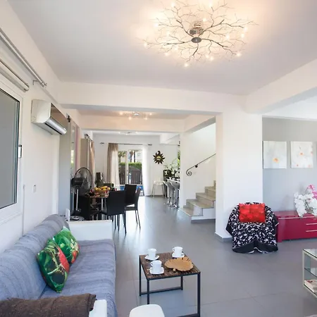 Charmante 3-schlafzimmer-villa Di12 Mit Privatem Pool By Interhome *