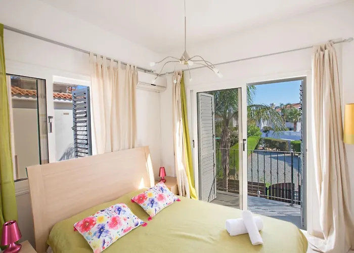 Charmante 3-schlafzimmer-villa Di12 Mit Privatem Pool By Interhome