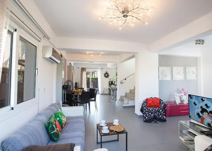 Charmante 3-schlafzimmer-villa Di12 Mit Privatem Pool By Interhome *